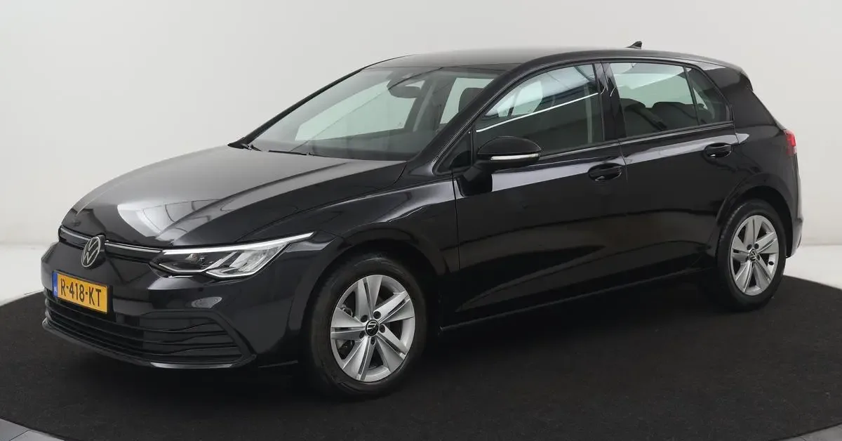 Volkswagen Golf (2022) — foto 1