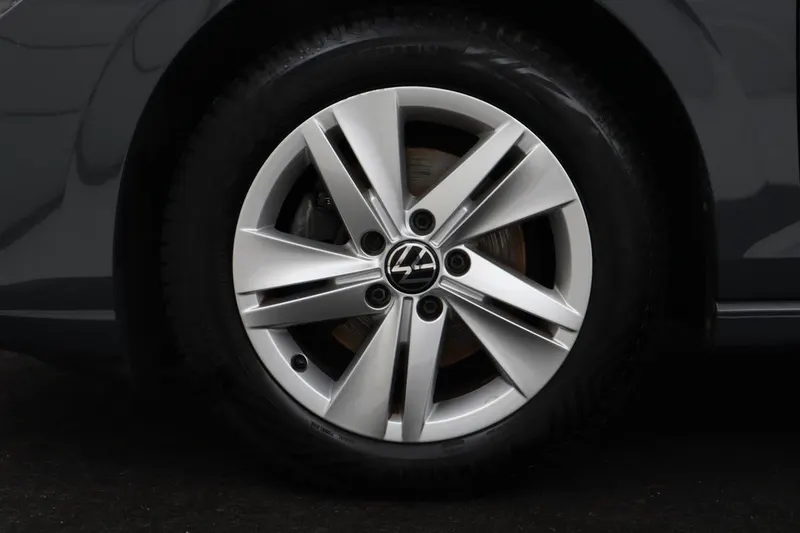 Volkswagen Golf (2020)
