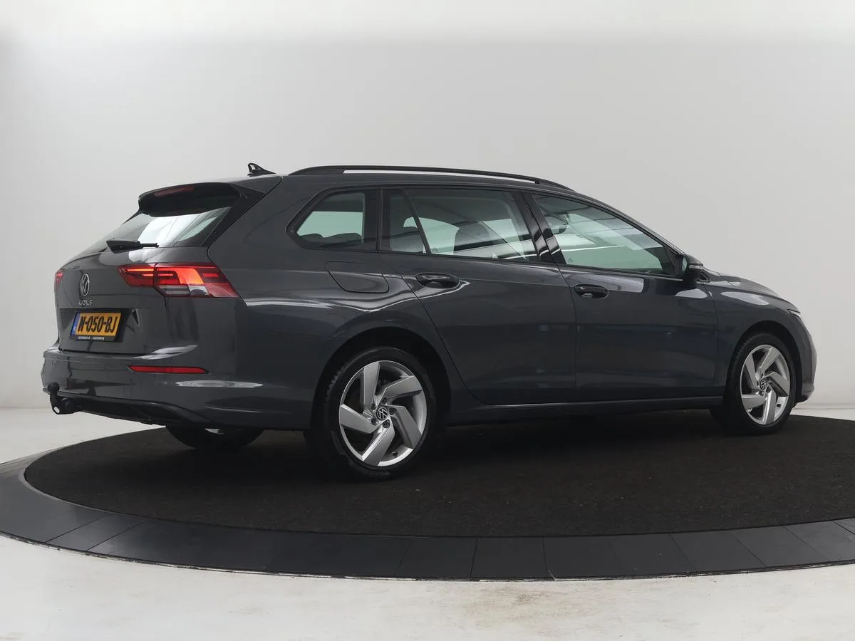 Volkswagen Golf (2021) — foto 1