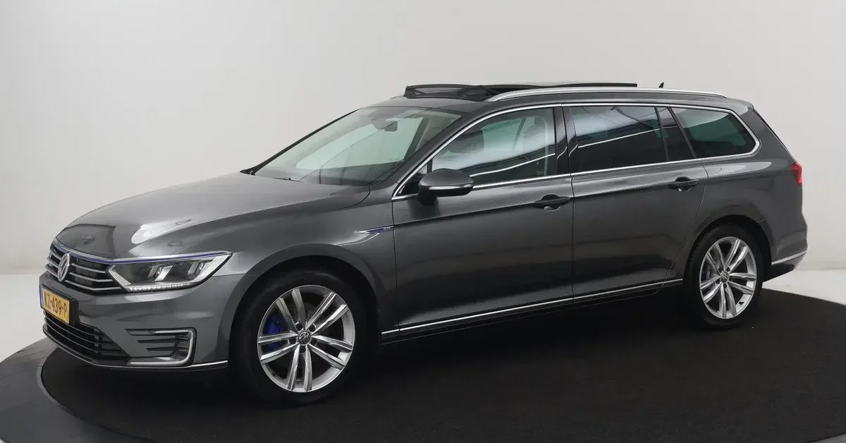 Volkswagen Passat (2016) — foto 1