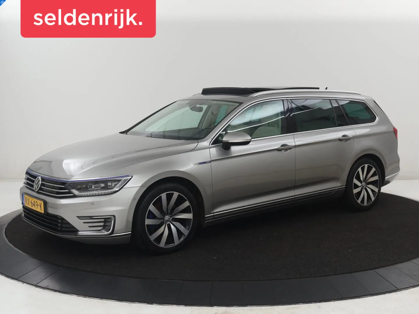 Volkswagen Passat (2016) — foto 1