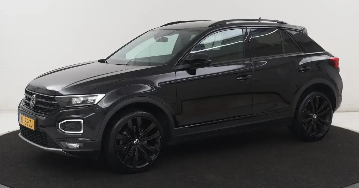 Volkswagen T-Roc (2022) — foto 1