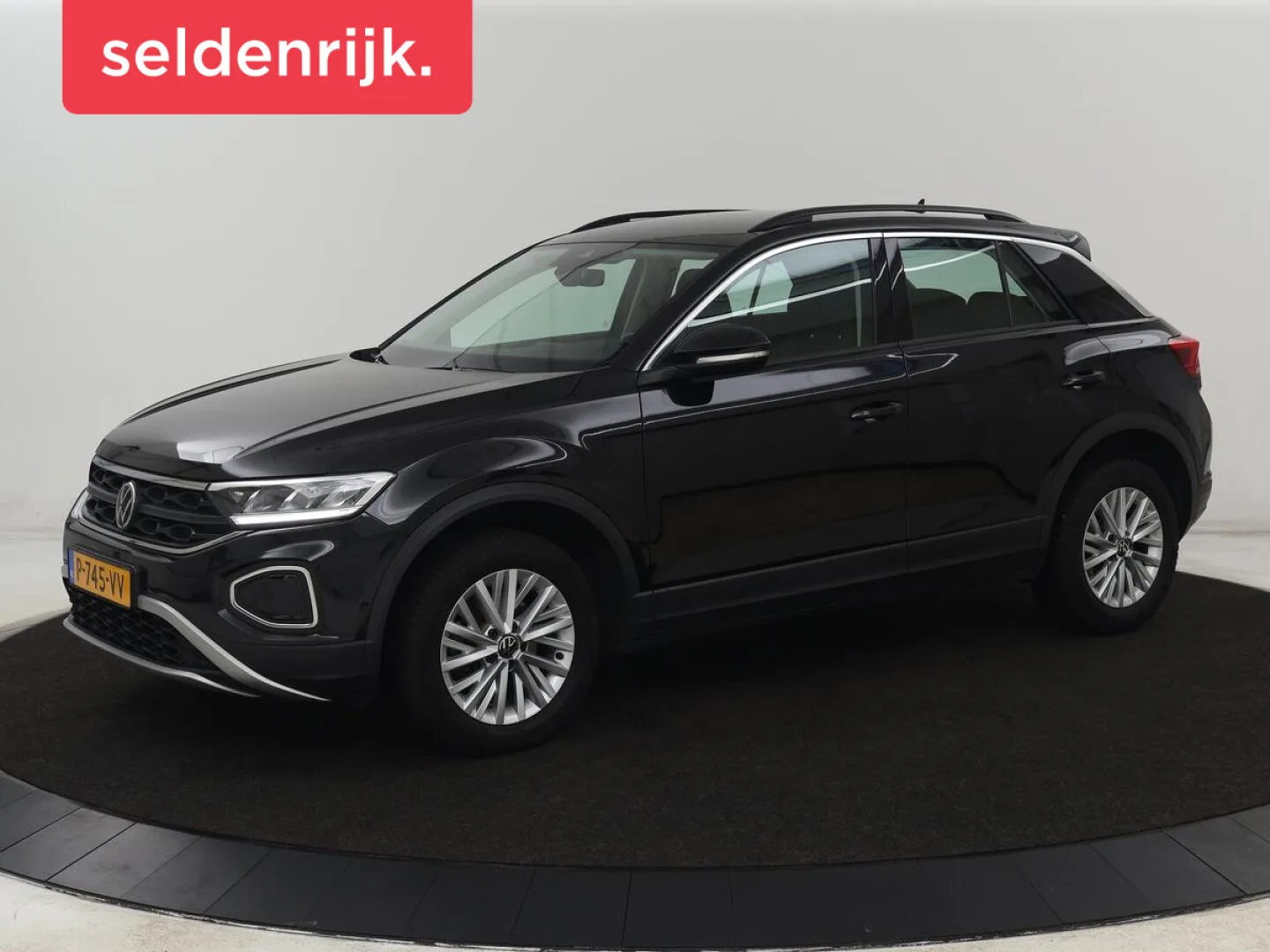 Volkswagen T-Roc (2022) — foto 1