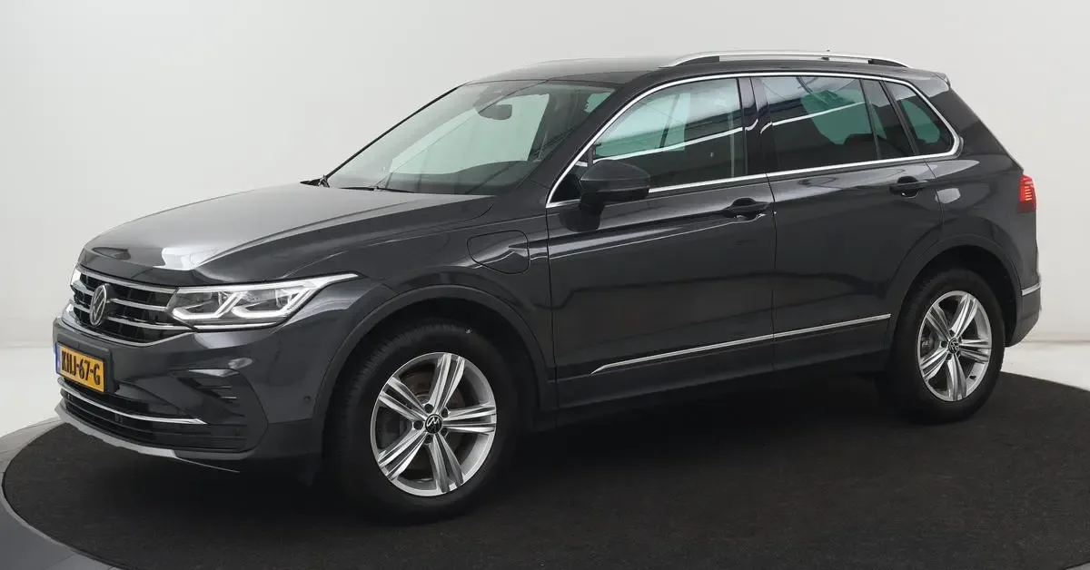 Volkswagen Tiguan (2022) — foto 1