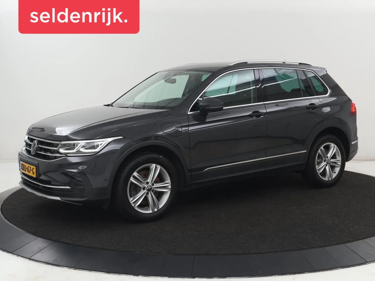Volkswagen Tiguan (2022) — foto 1