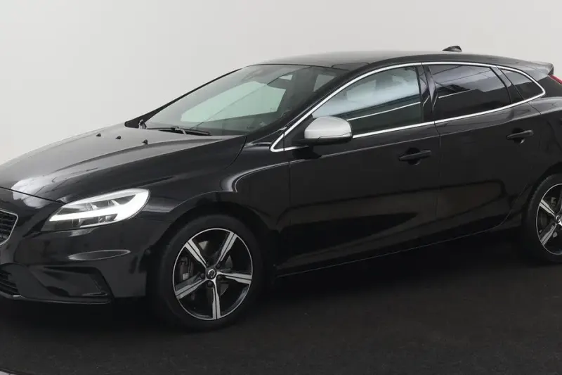 Volvo V40 (2020)