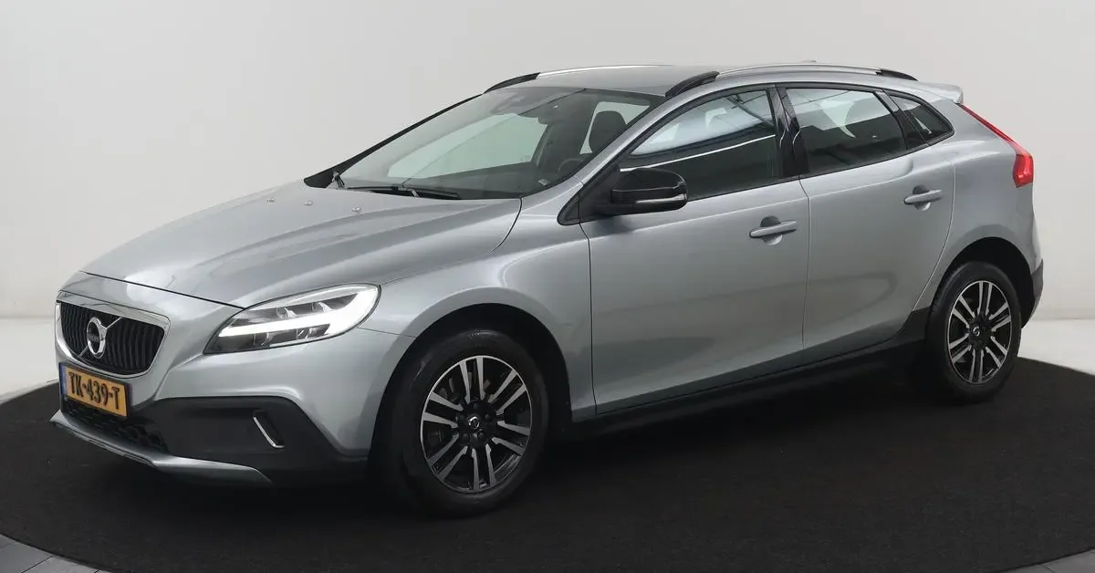 Volvo V40 (2018) — foto 1