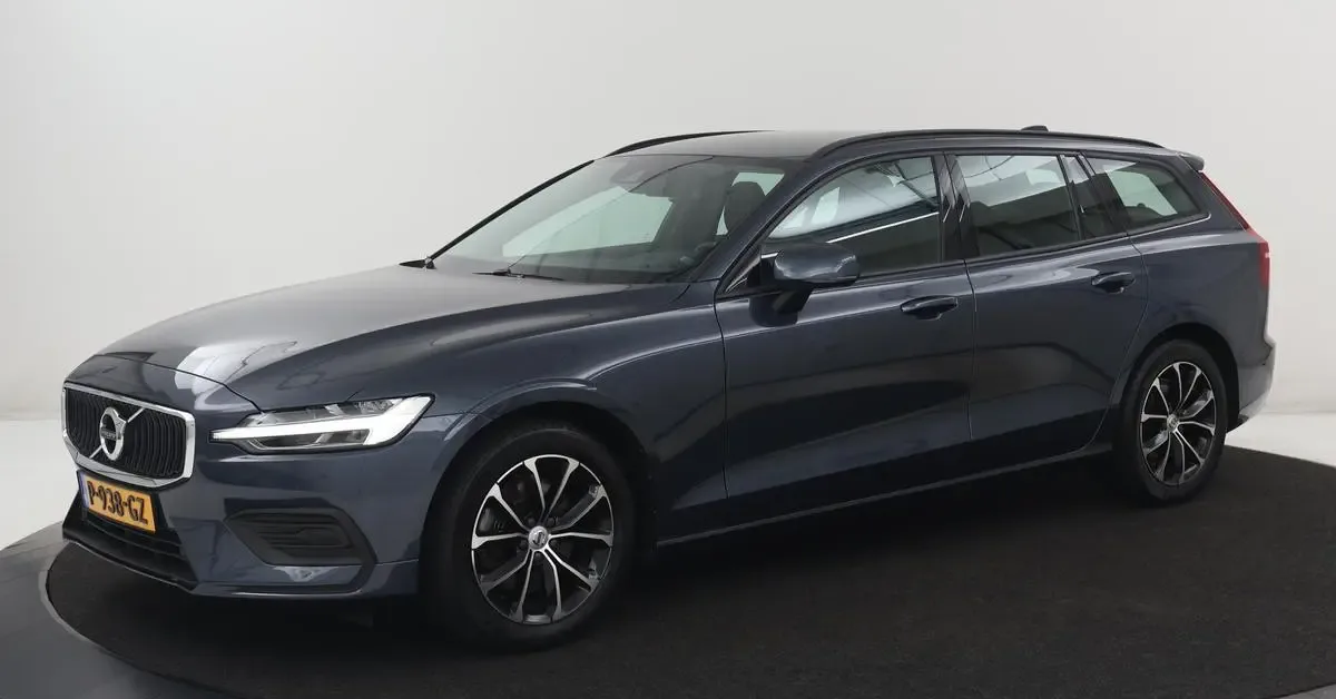 Volvo V60 (2022) — foto 1