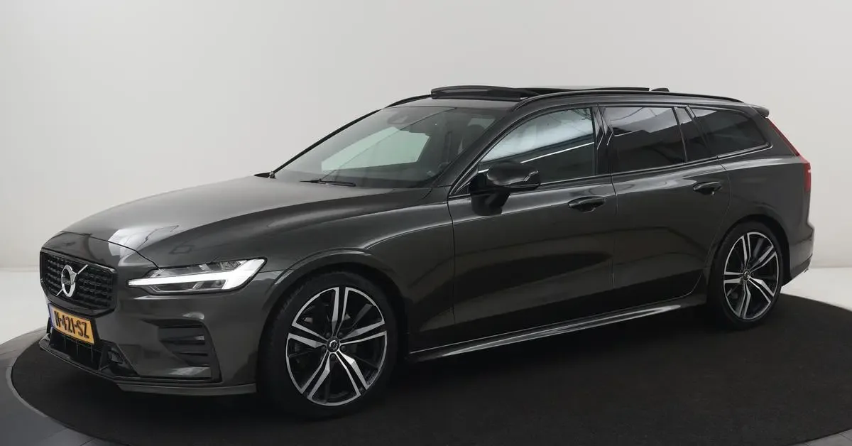 Volvo V60 (2022) — foto 1