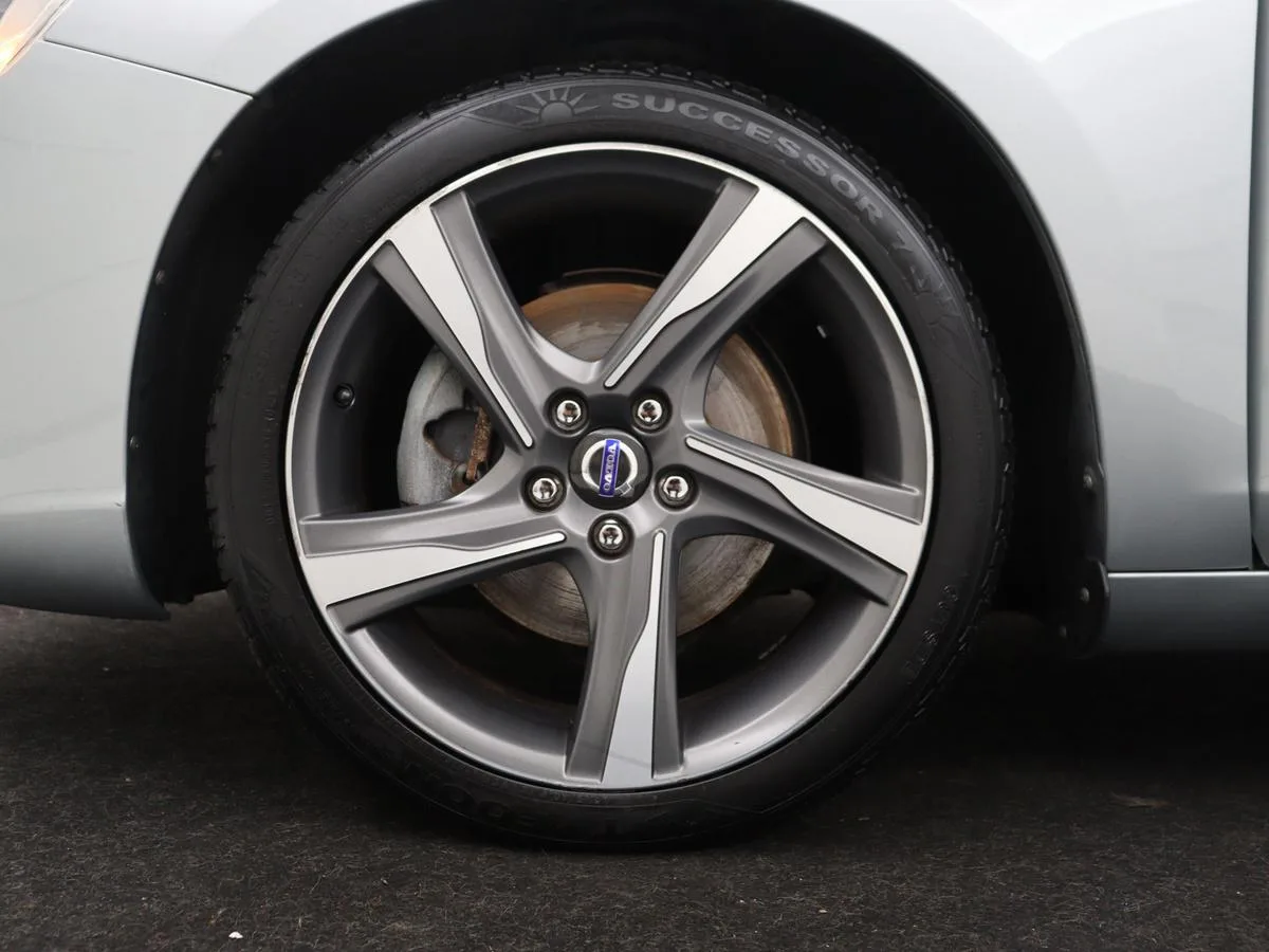Volvo V60 (2013) — foto 1