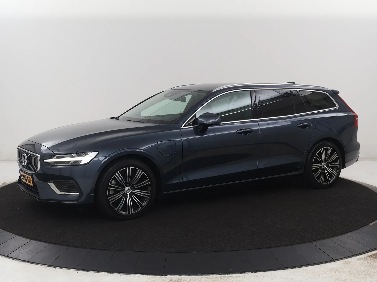 Volvo V60 (2021) — foto 1