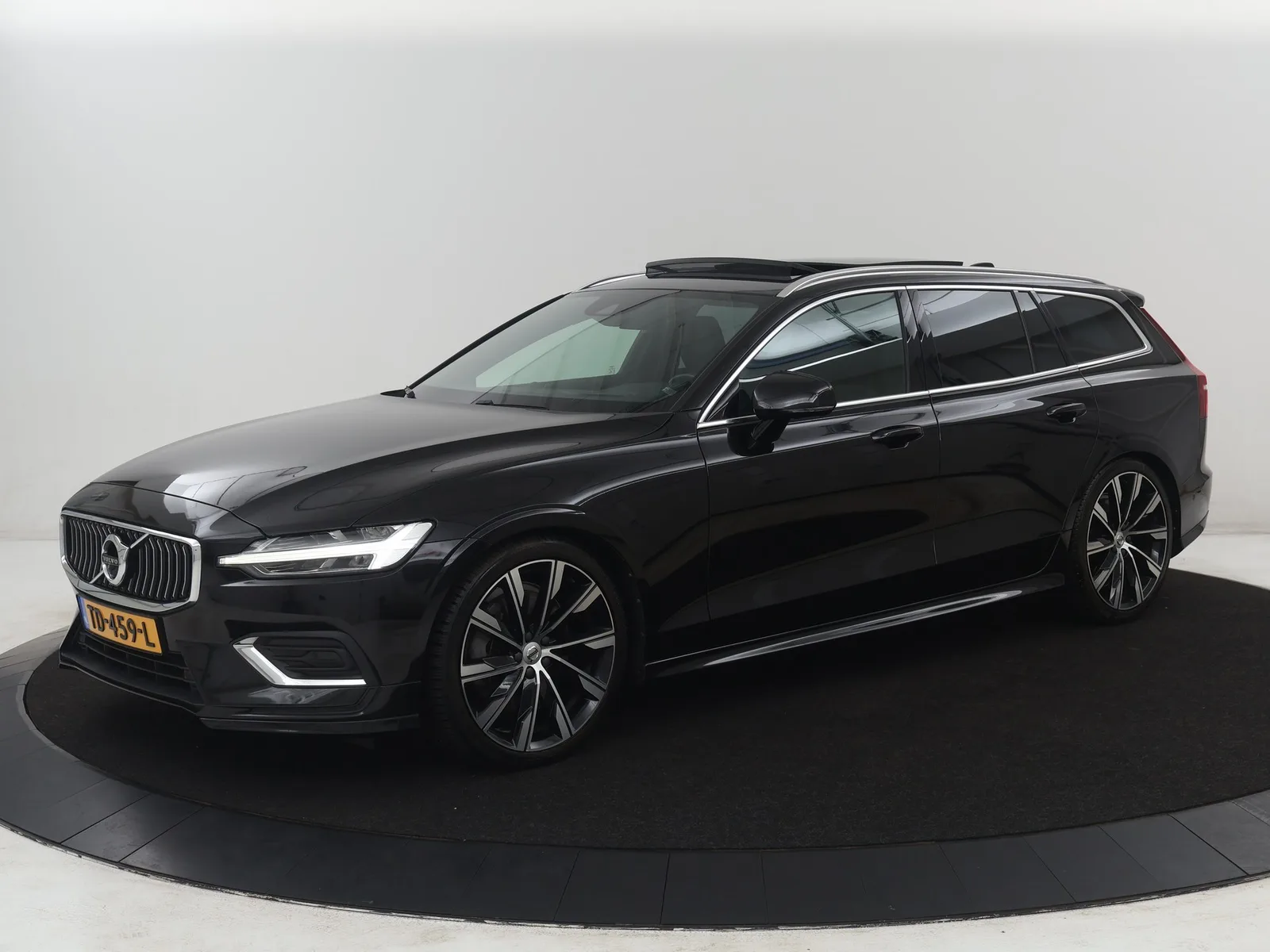 Volvo V60 (2018) — foto 1