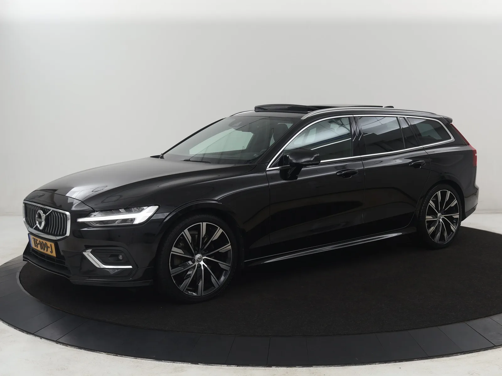 Volvo V60 (2018) — foto 1