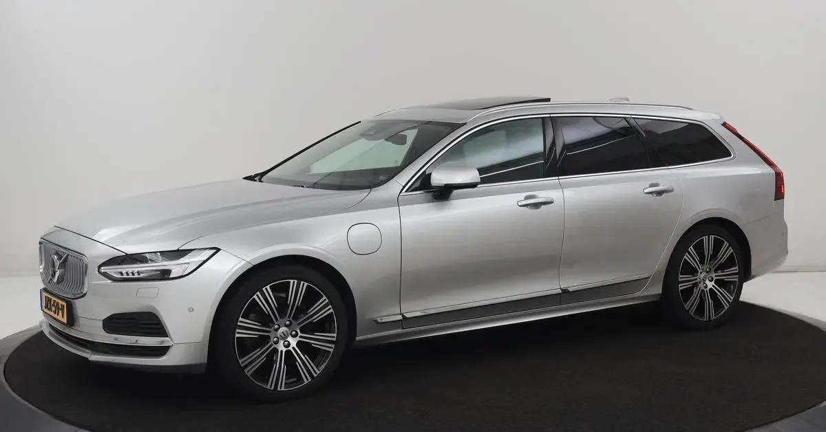 Volvo V90 (2022) — foto 1