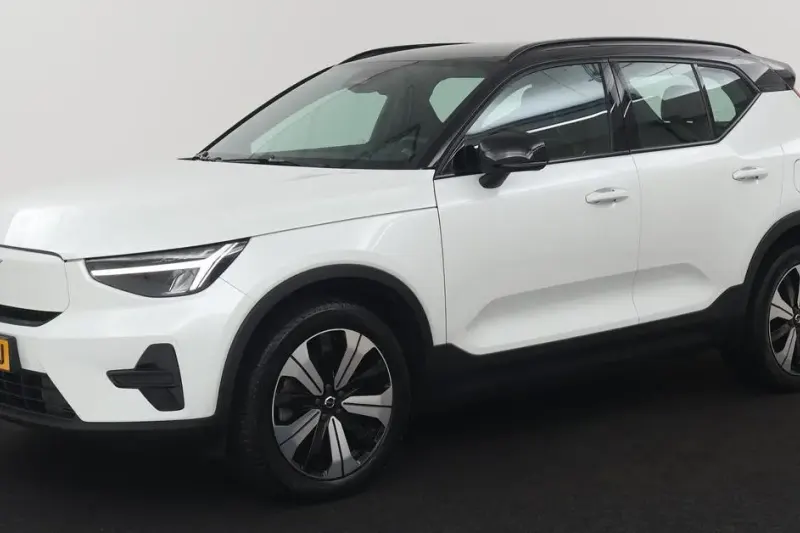 Volvo XC40 (2022)