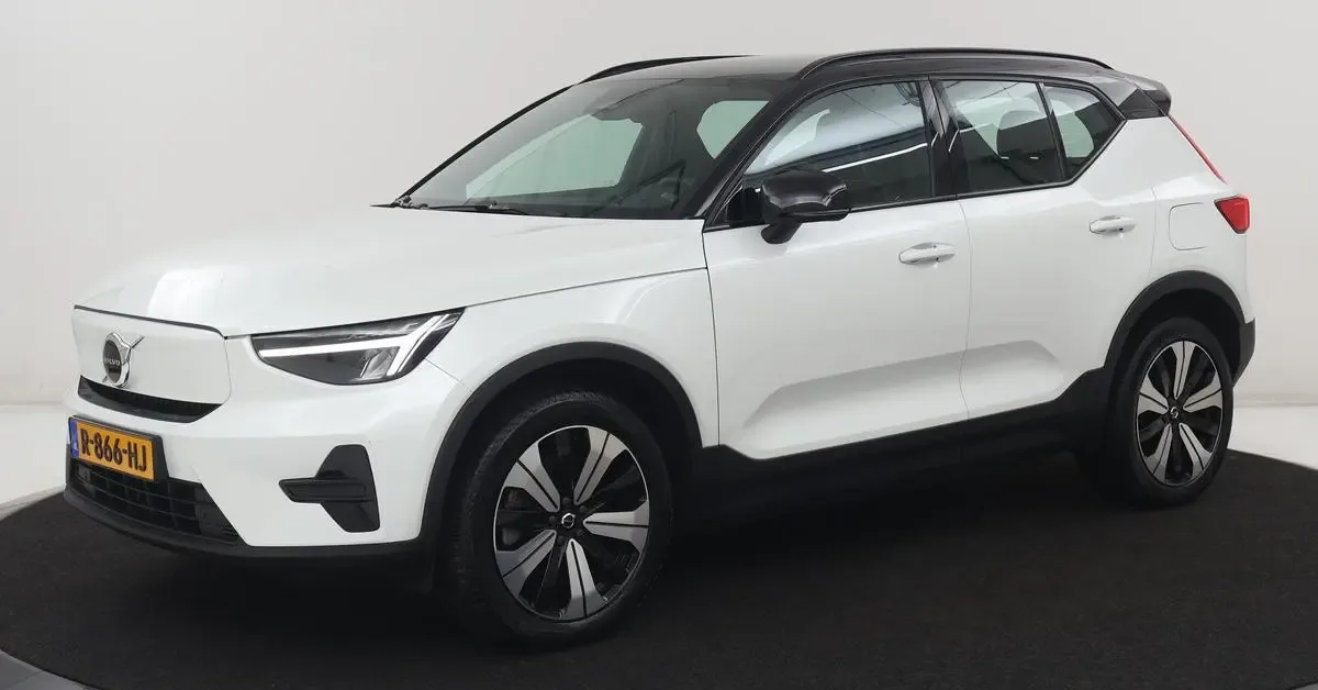 Volvo XC40 (2022) — foto 1