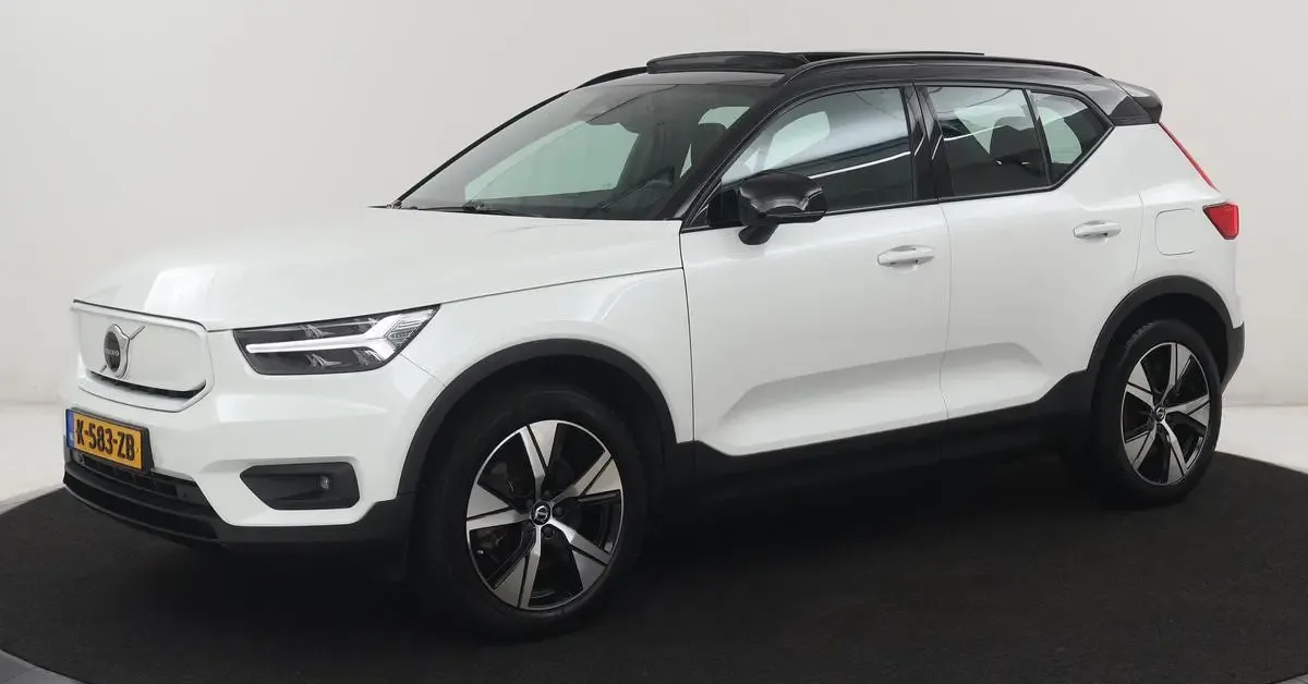 Volvo XC40 (2021) — foto 1