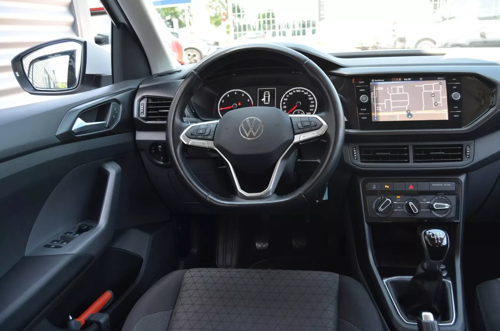 Volkswagen T-Cross (2021) — foto 1