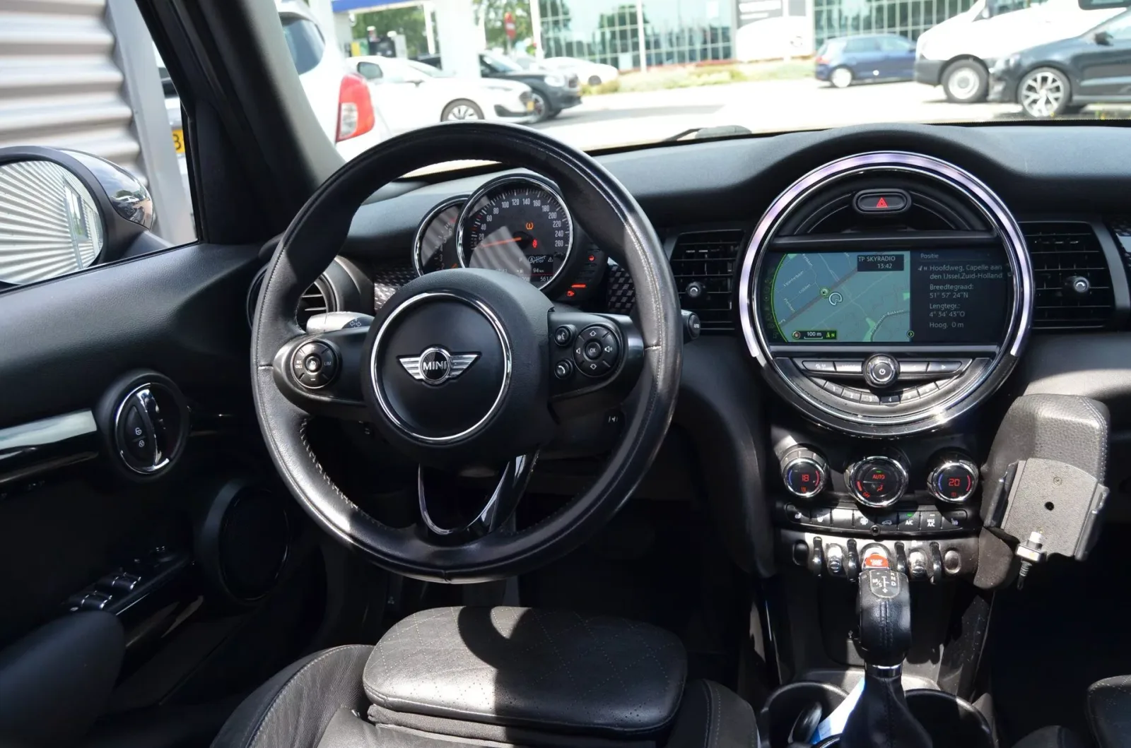 MINI Cooper S (2017) — foto 1