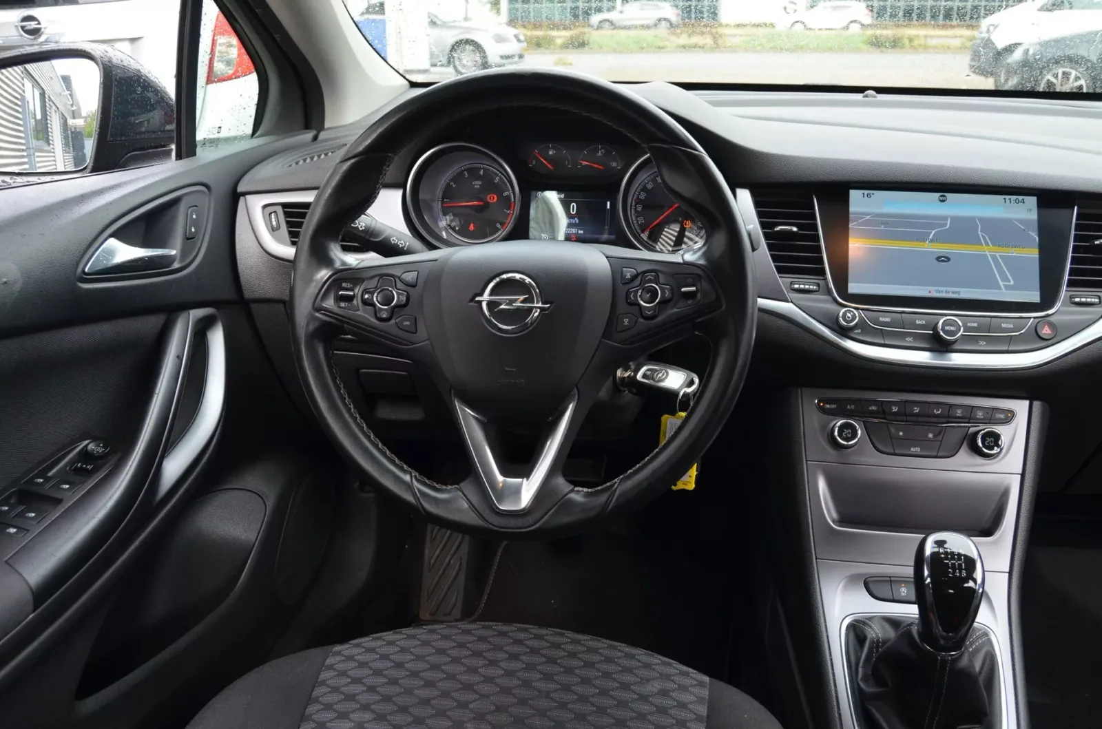 Opel Astra (2016) — foto 1