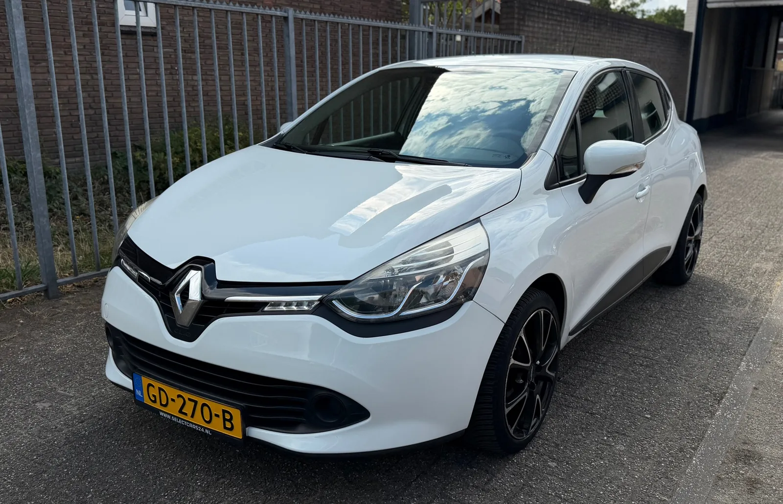 Renault Clio (2015) — foto 1