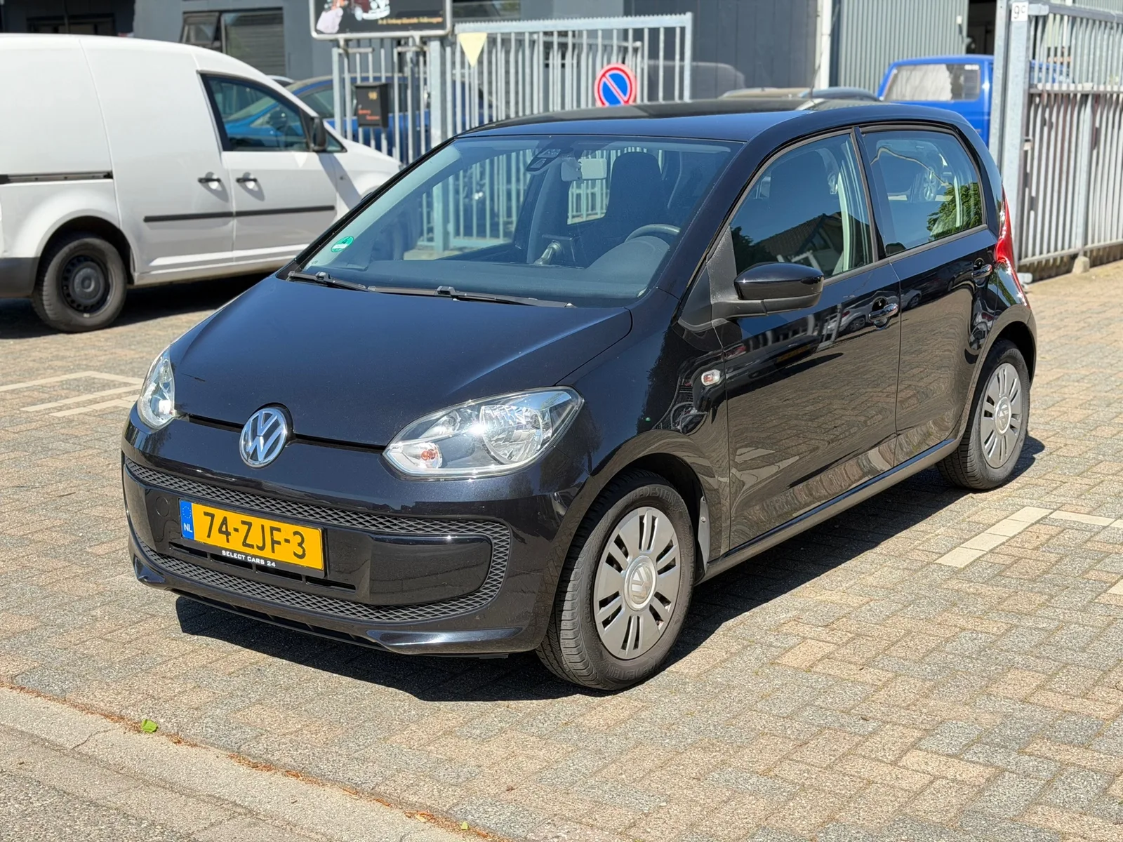 Volkswagen Up! (2012) — foto 1