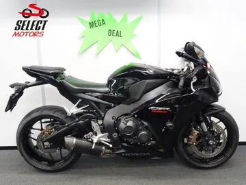 Honda CBR1000RR (2016) — foto 1