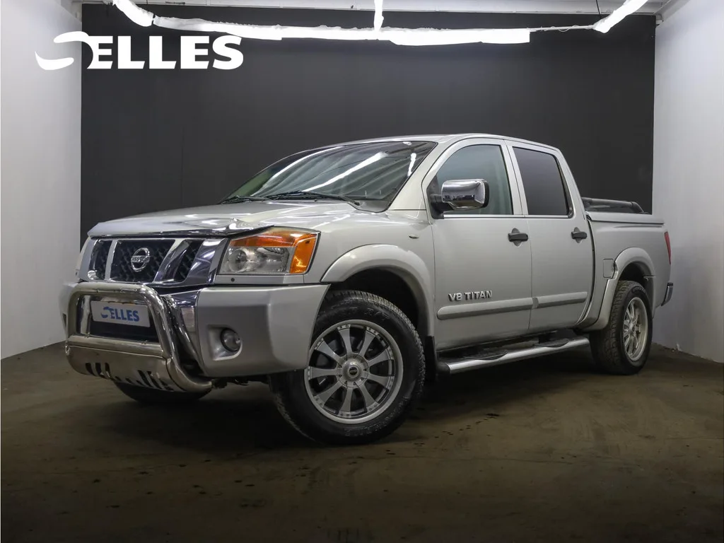 Nissan Titan (2011) — foto 1