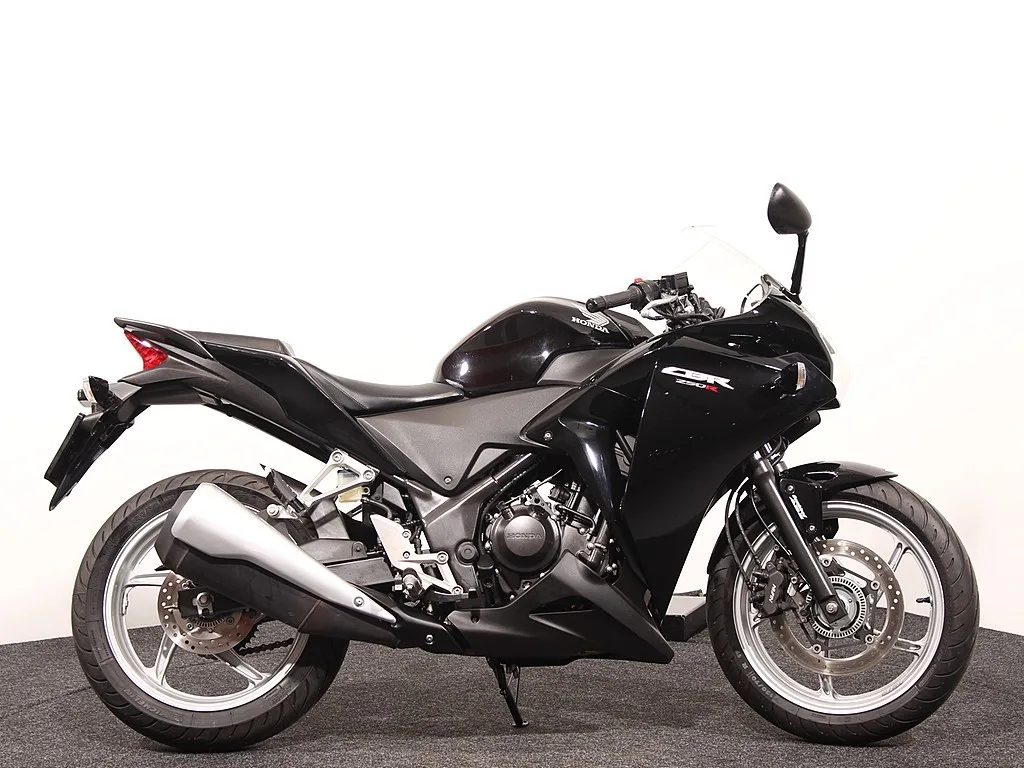 Honda CBR250R (2011) — foto 1