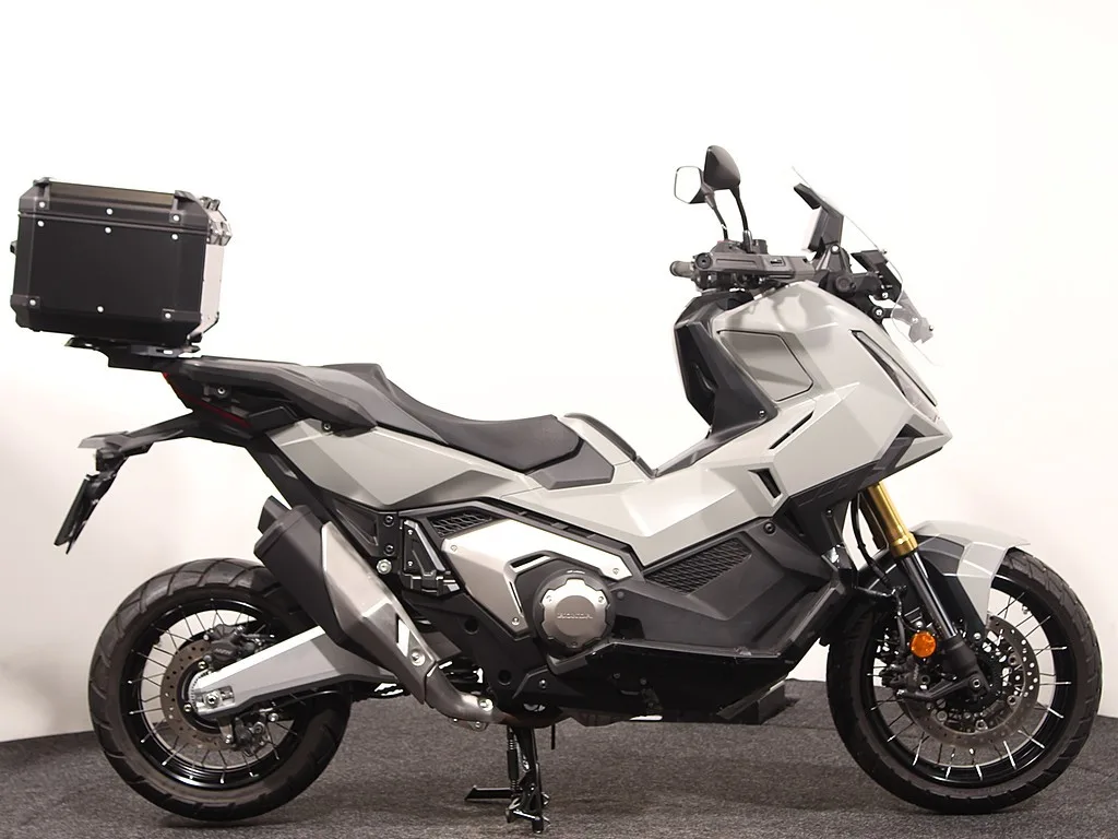 Honda X-ADV 750 (2025) — foto 1
