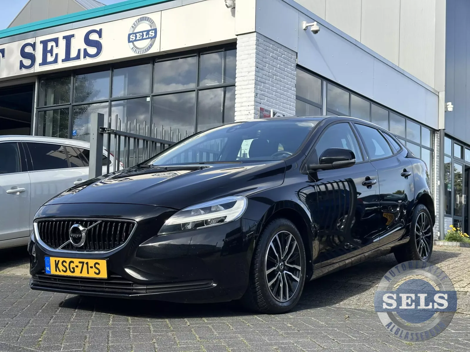 Volvo V40 (2019) — foto 1