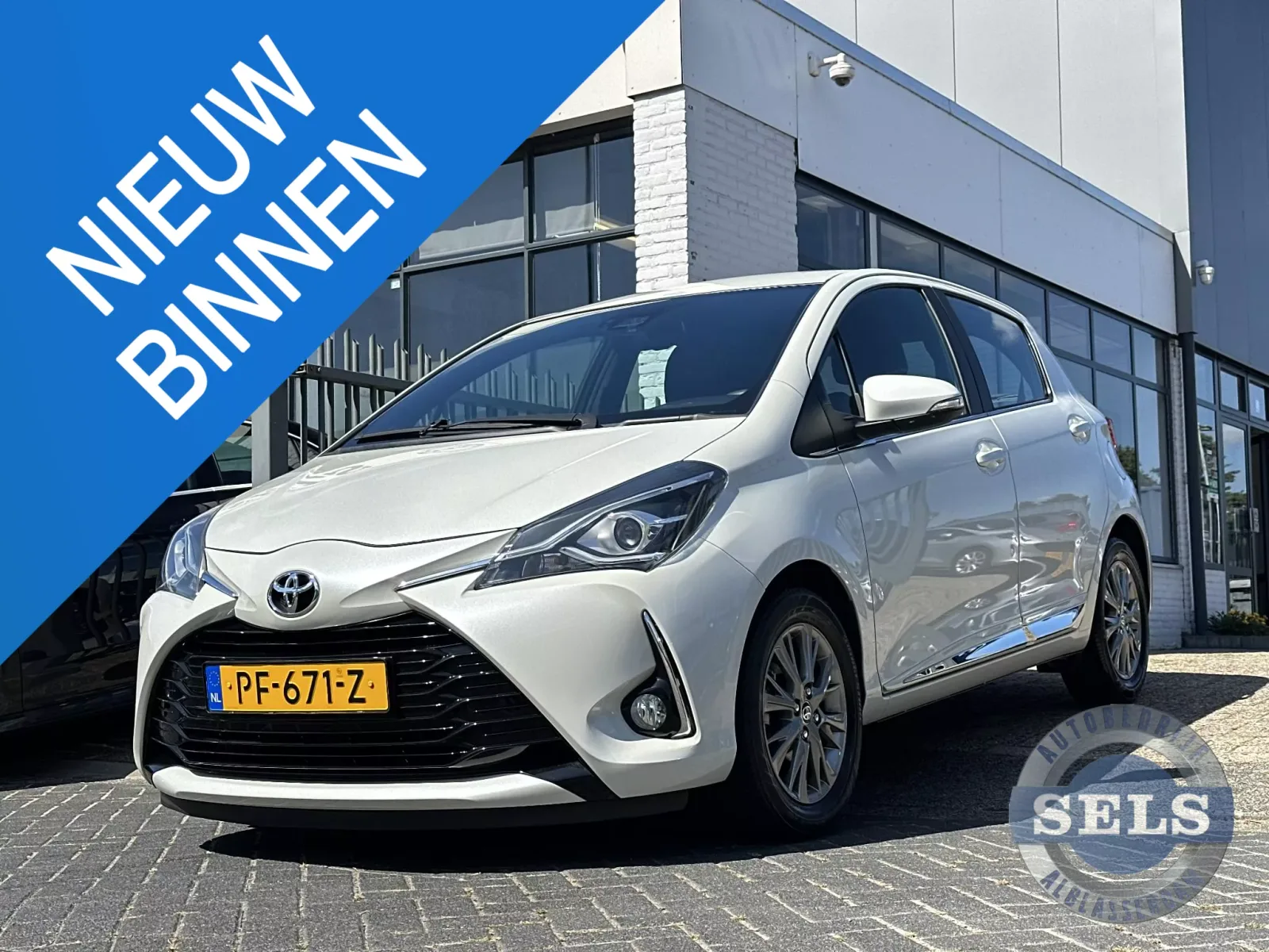 Toyota Yaris (2017) — foto 1