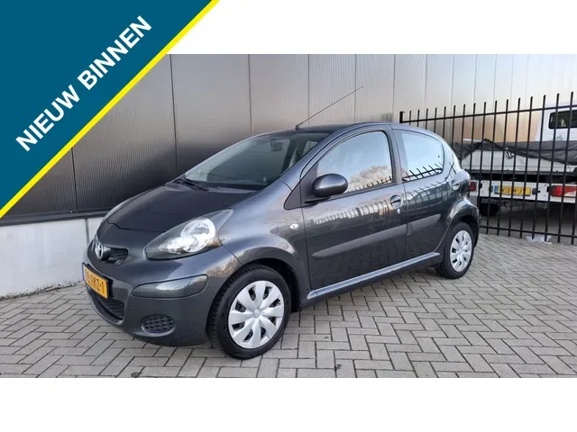 Toyota Aygo (2011) — foto 1