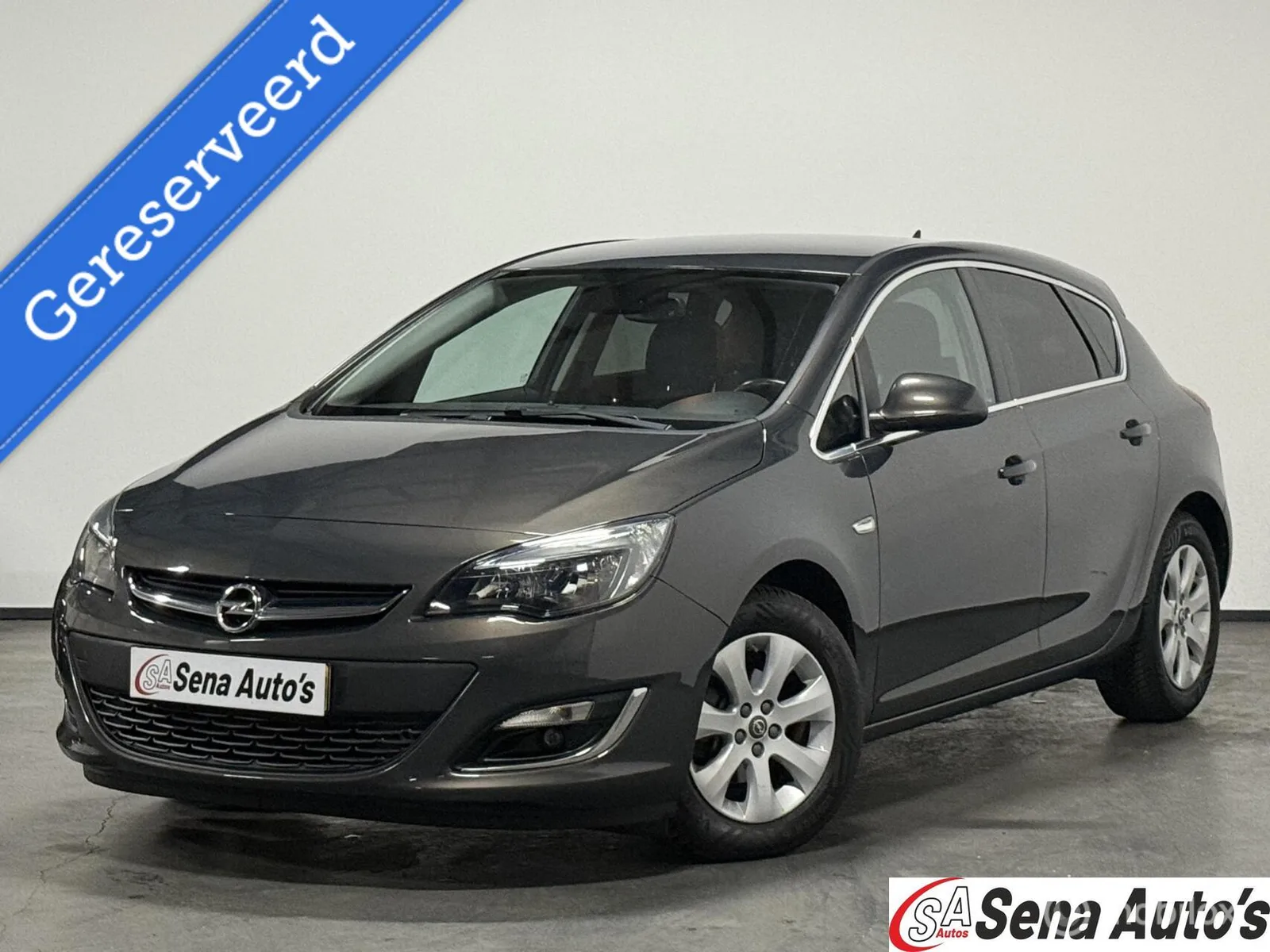 Opel Astra (2013) — foto 1