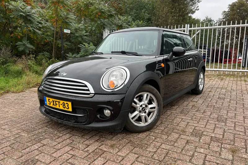 MINI Cooper (2011)