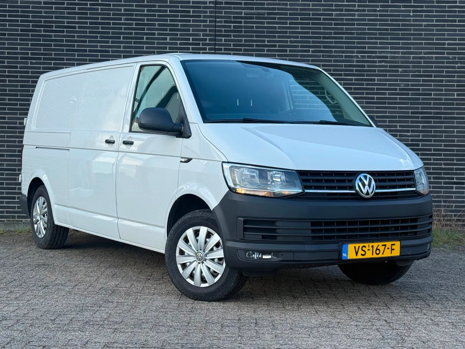Volkswagen Transporter (2015) — foto 1