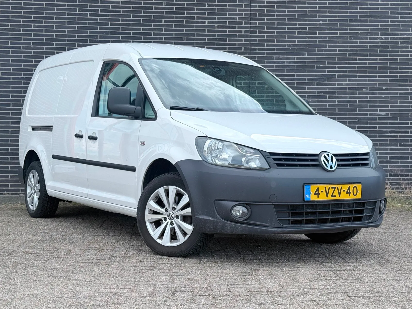 Volkswagen Caddy (2013) — foto 1