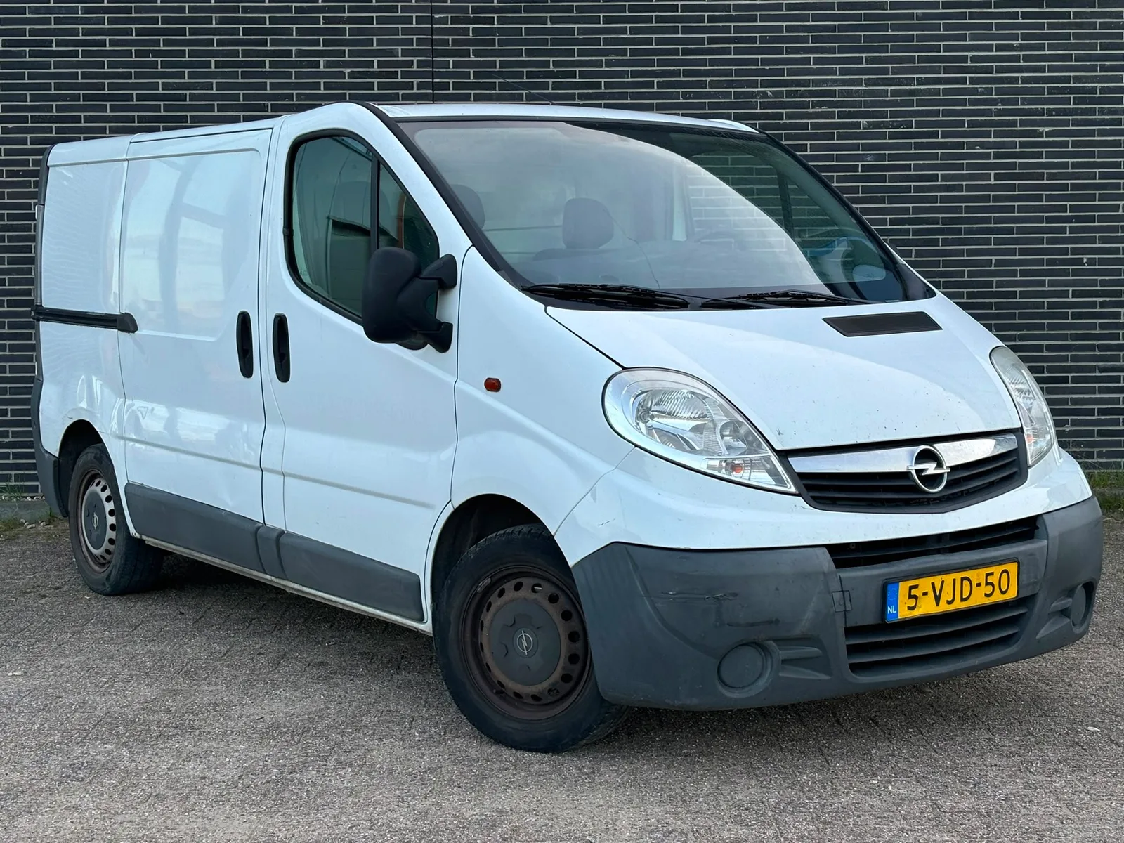Opel Vivaro (2010) — foto 1