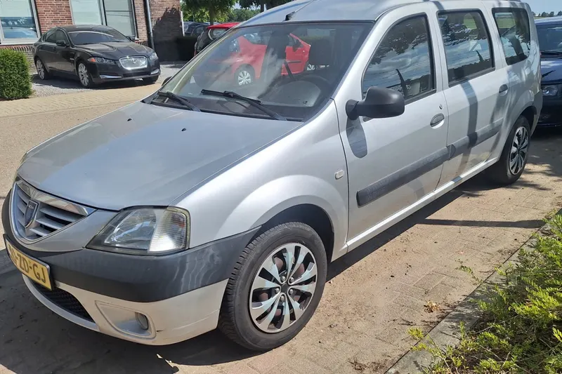 Dacia Logan MCV (2008)