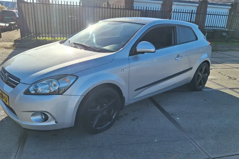 Kia Pro Cee'd (2008)