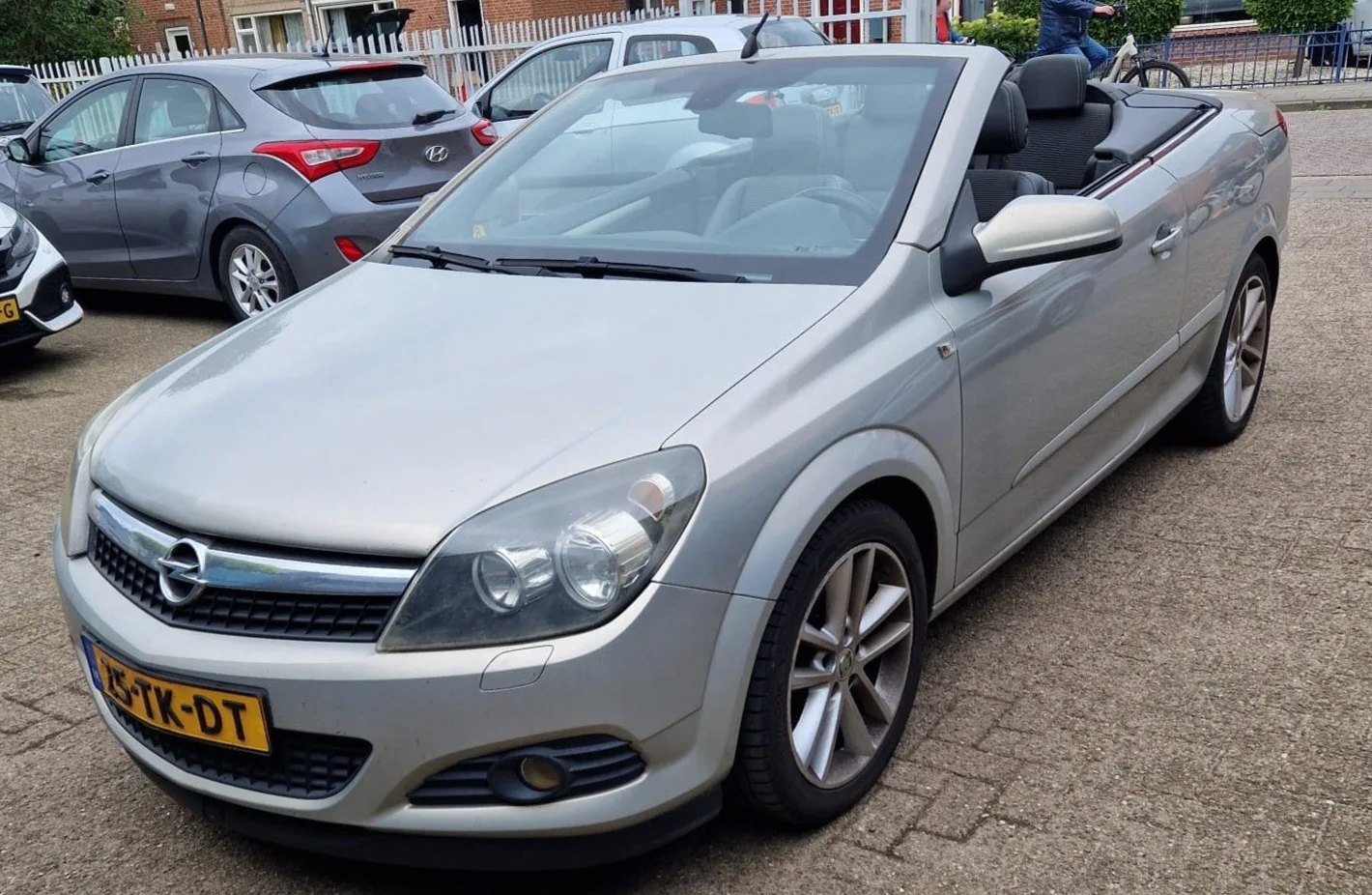 Opel Astra Twin Top (2006) — foto 1