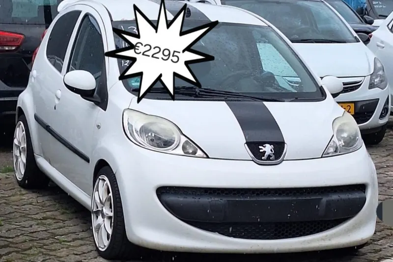 Peugeot 107 (2008)
