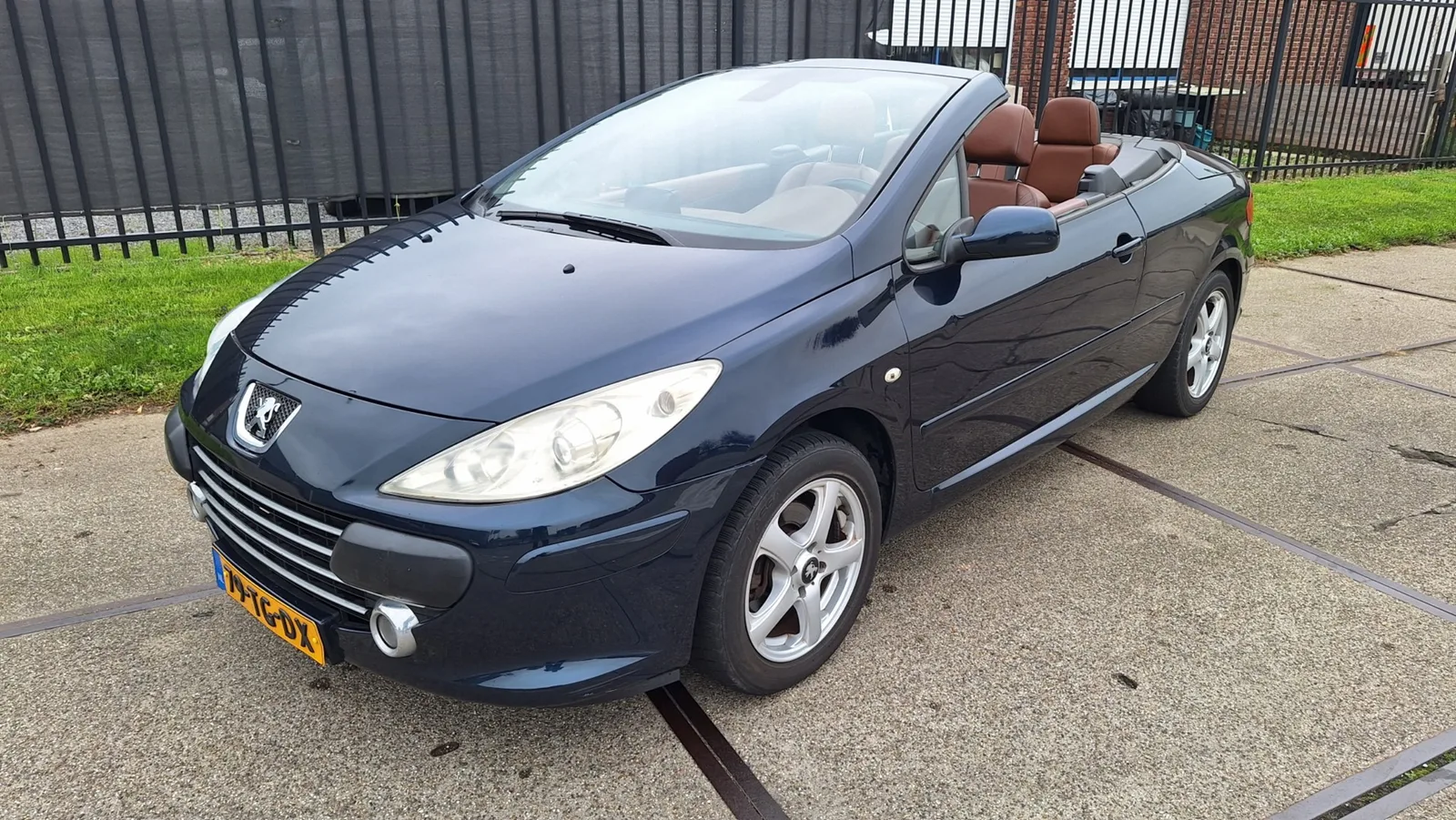 Peugeot 307 CC (2006) — foto 1