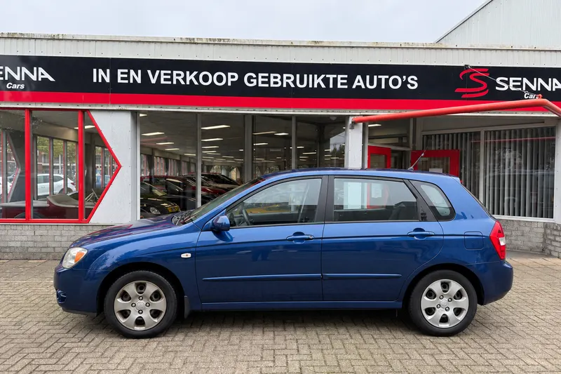 Kia Cerato (2005)
