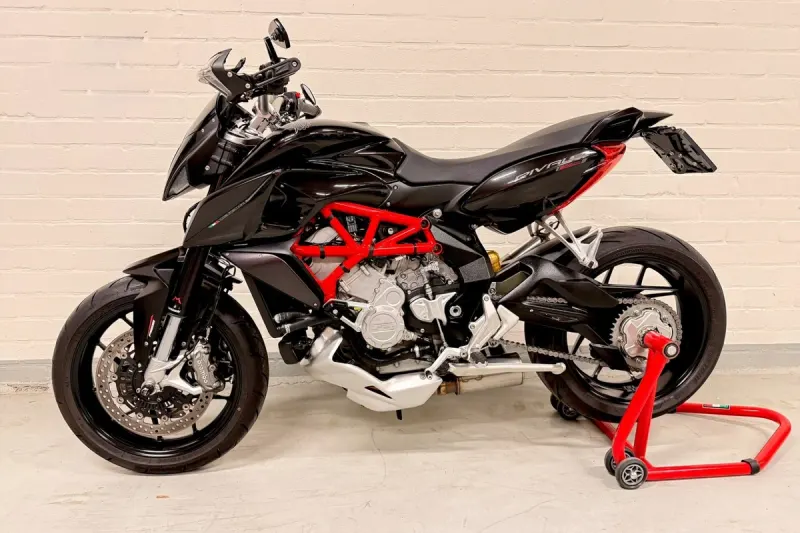 MV Agusta Rivale 800 (0)