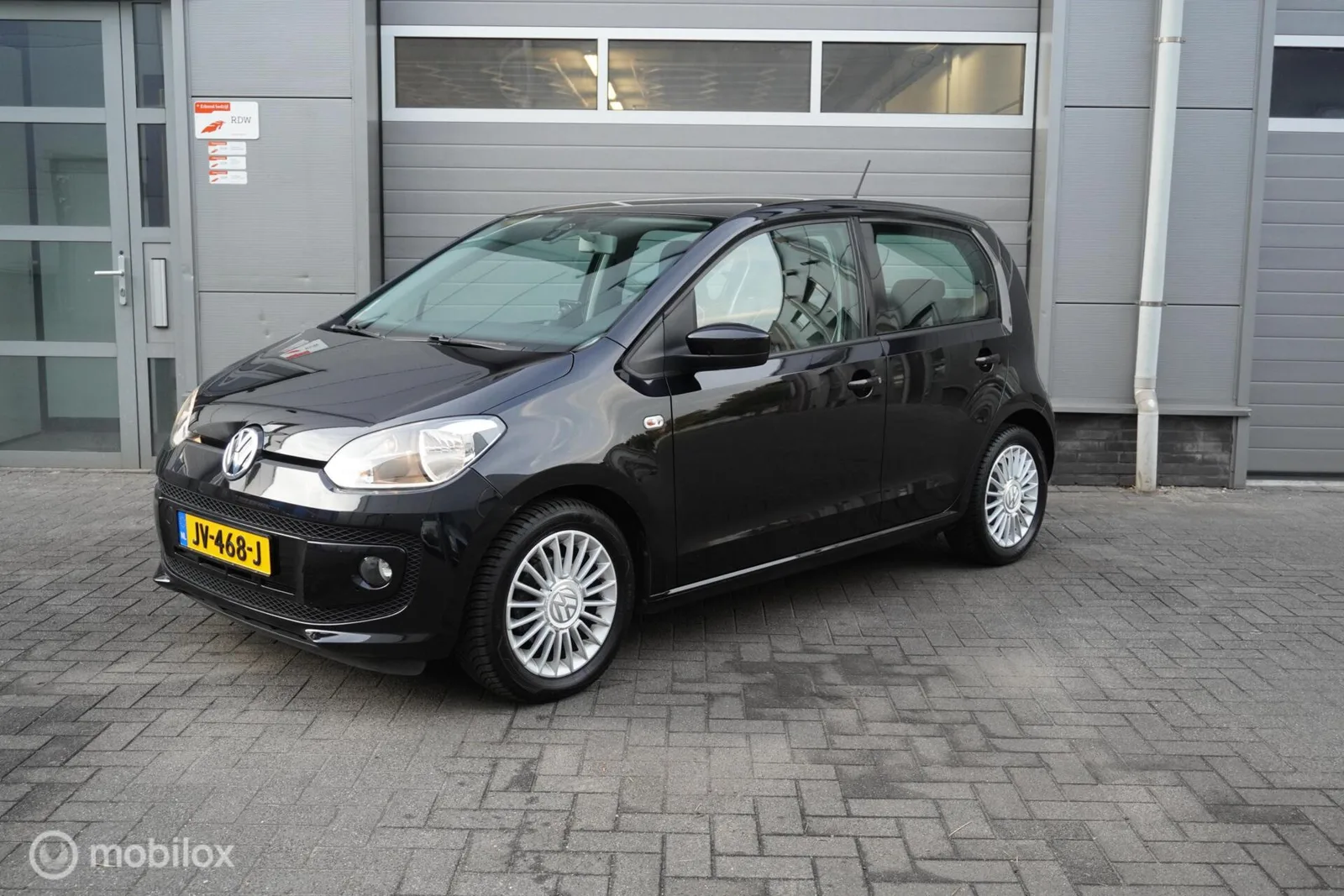 Volkswagen Up! (2016) — foto 1