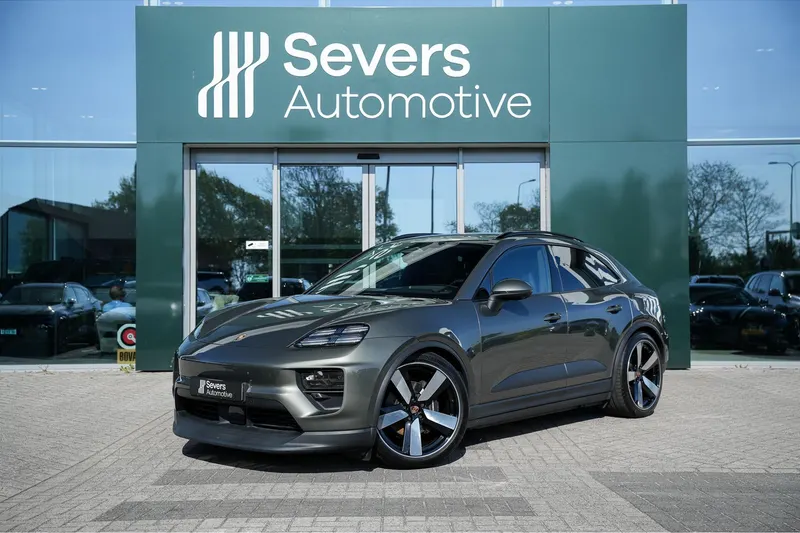 Porsche Macan (2025)