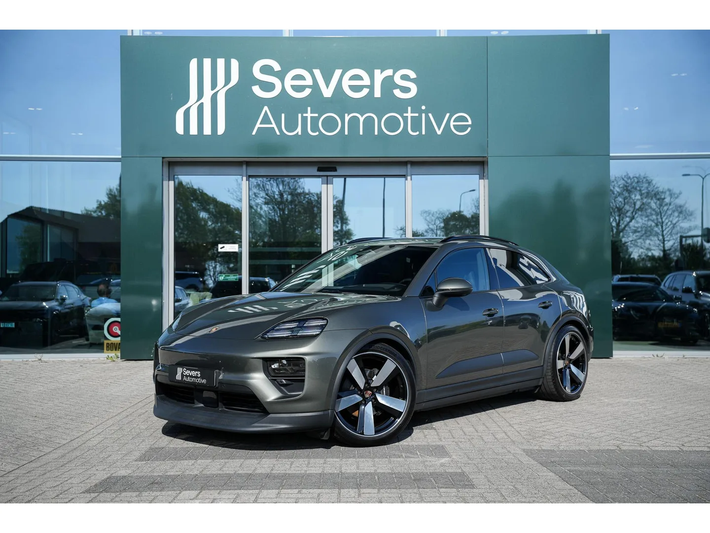 Porsche Macan (2025) — foto 1