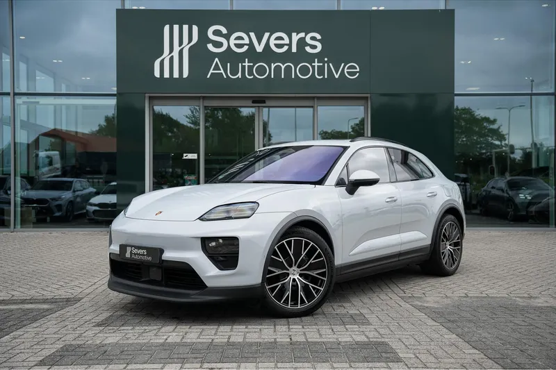 Porsche Macan (2024)