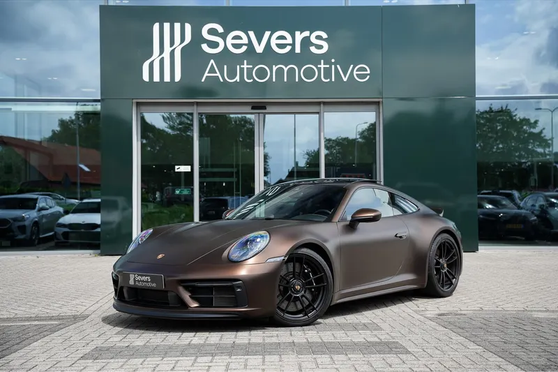 Porsche 911 (2024)